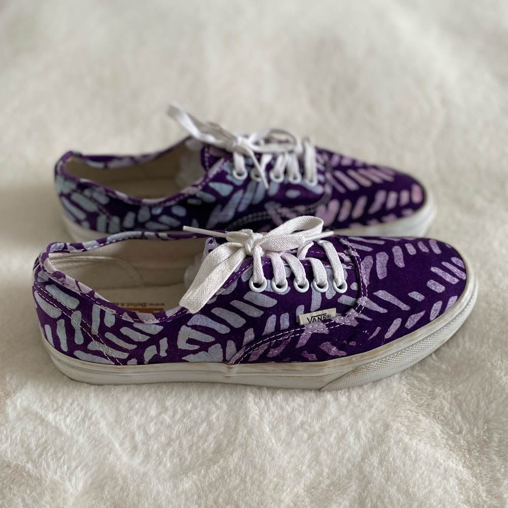 Vans x Della purple batik sneakers | size 10W 8.5M | Great used condition - Picture 3 of 6